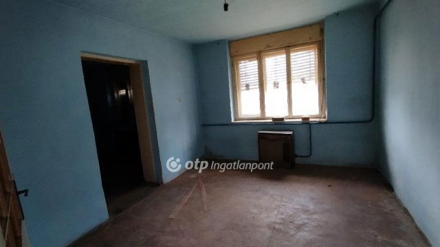 Eladó családi ház, Tápiószelén 11 M Ft, 2 szobás