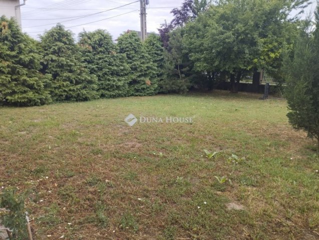 Eladó családi ház, Székesfehérvárott 120 M Ft, 7 szobás