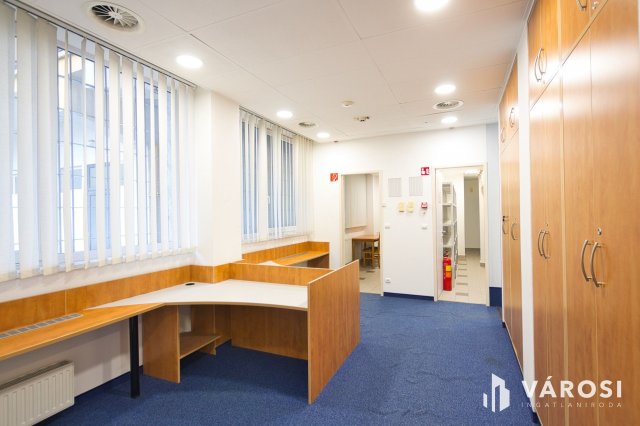 Kiadó üzlethelyiség, Békéscsabán 1770 E Ft / hó