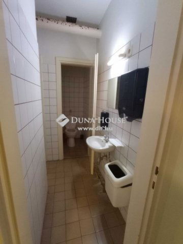 Eladó üzlethelyiség, Kecskeméten 250 M Ft / költözzbe.hu