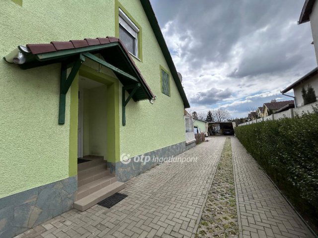 Eladó családi ház, Debrecenben 124.9 M Ft, 1+4 szobás