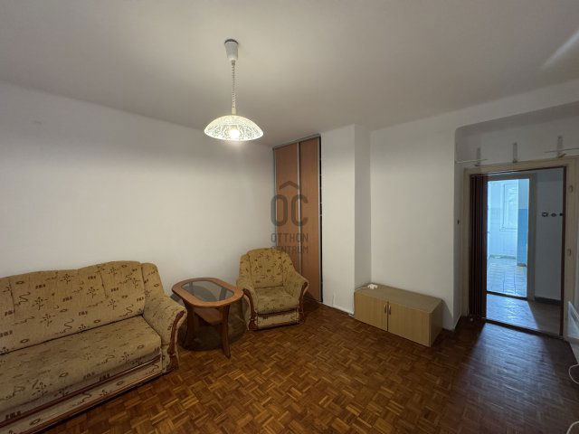 Kiadó téglalakás, albérlet, Komáromban 160 E Ft / hó, 2 szobás