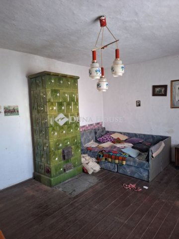 Eladó családi ház, Tetétlenen 5.7 M Ft, 2 szobás