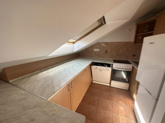 Kiadó téglalakás, albérlet, Pécsett 260 E Ft / hó, 4 szobás