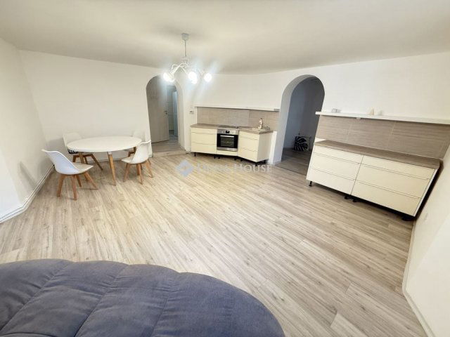 Eladó téglalakás, Pécsett, Semmelweis utcában 37.9 M Ft
