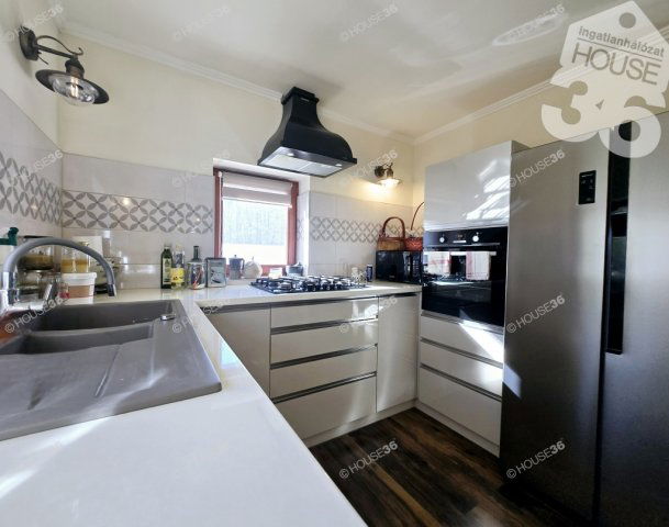 Eladó családi ház, Nagykőrösön 96.5 M Ft, 4 szobás