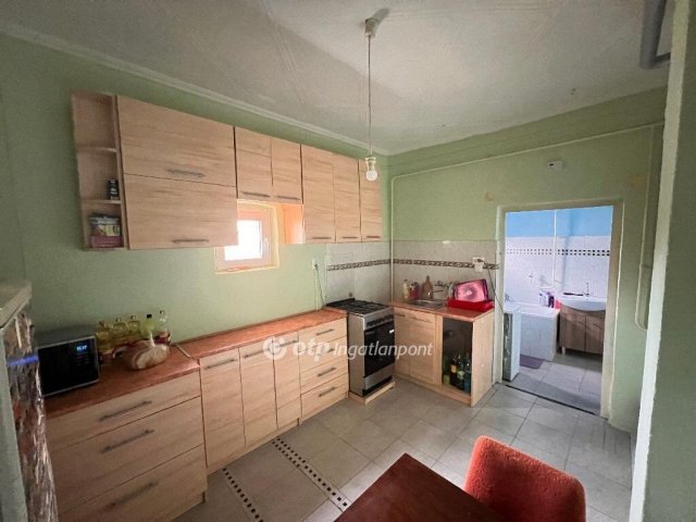 Eladó családi ház, Mezőcsáton 19.9 M Ft, 3 szobás