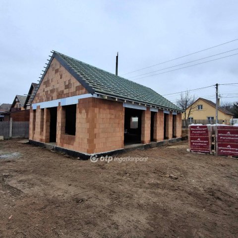 Eladó családi ház, Erdőkertesen 105 M Ft, 4 szobás