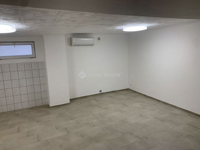 Eladó családi ház, Örkényen 42 M Ft, 3 szobás