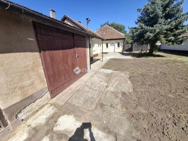 Eladó családi ház, Vecsésen 79.5 M Ft, 5 szobás