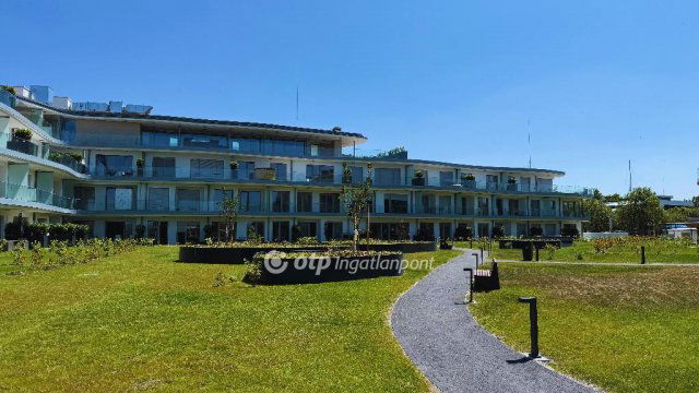 Eladó téglalakás, Balatonszemesen 185 M Ft, 3 szobás