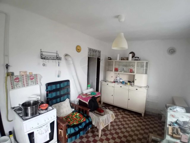 Eladó családi ház, Ecséden 19.5 M Ft, 2 szobás