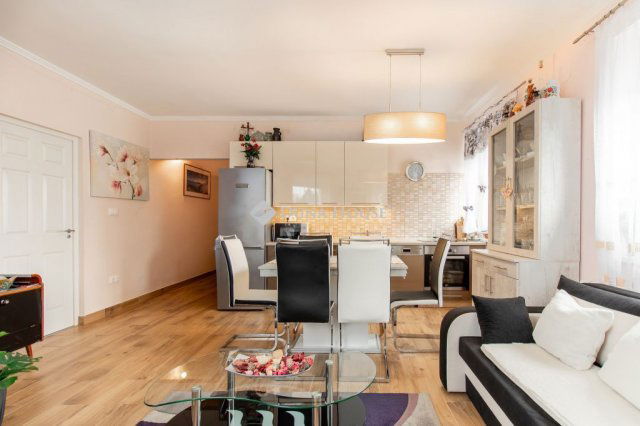 Eladó téglalakás, Érden 76.9 M Ft, 3 szobás