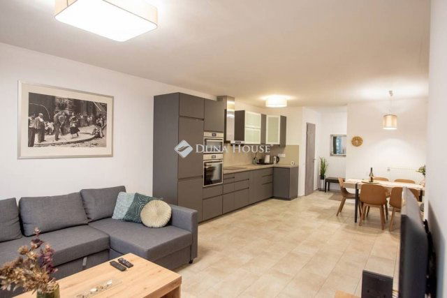 Kiadó téglalakás, albérlet, Veszprémben, Ibolya utcában