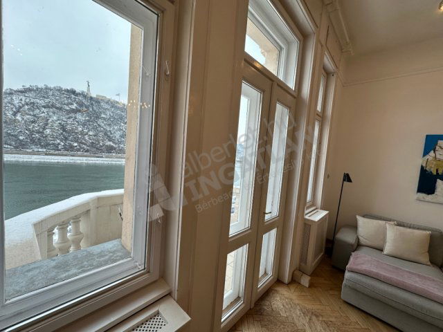 Kiadó téglalakás, albérlet, V. kerületben, Belgrád rakparton