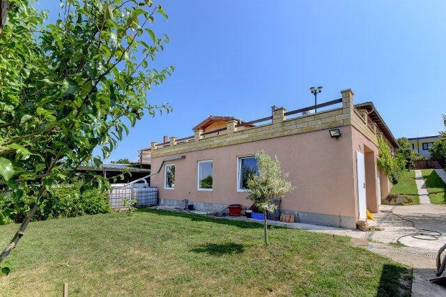 Eladó családi ház, Siójuton 129.99 M Ft, 4 szobás