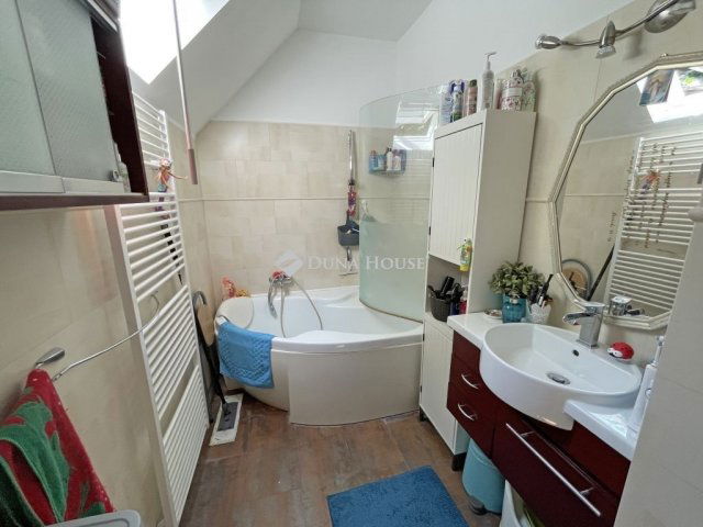 Eladó ikerház, Budapesten, II. kerületben 260 M Ft, 4 szobás