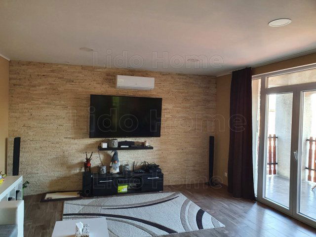 Eladó családi ház, Bicskén 158 M Ft, 4+2 szobás