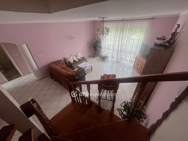 Eladó családi ház, Szegeden 119 M Ft, 5+1 szobás