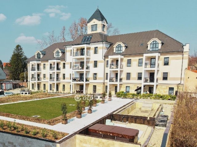 Eladó téglalakás, Balatonkenesén 84.9 M Ft, 1 szobás