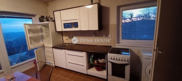 Eladó családi ház, Pécsett, Szkókó tető közben 79.9 M Ft