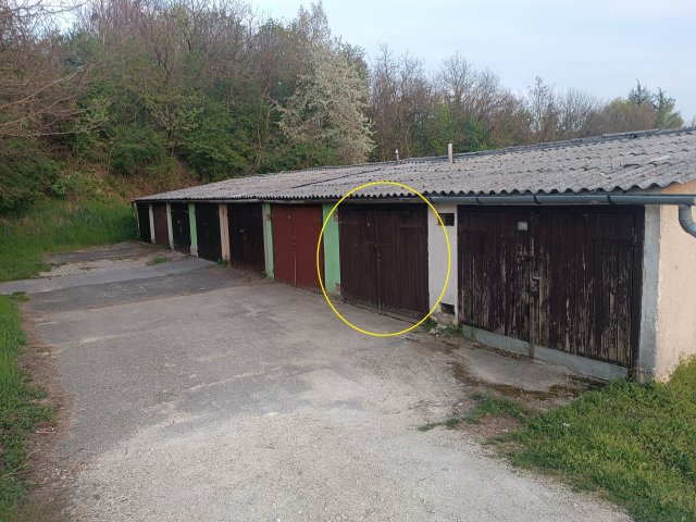 Eladó garázs, Ajkán, Lakos János utcában 5.5 M Ft