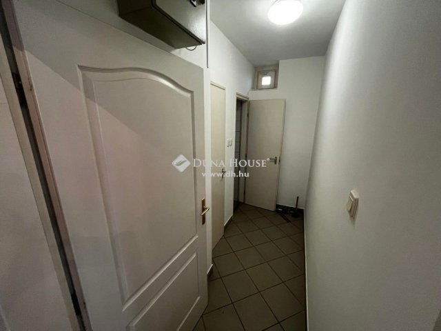 Kiadó iroda, Kecskeméten 250 E Ft / hó / költözzbe.hu