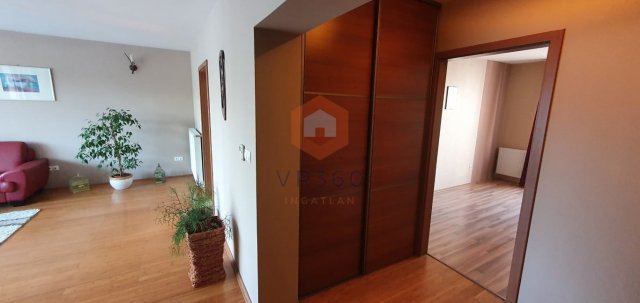 Kiadó téglalakás, albérlet, Pécsett, Nagy Imre úton, 3 szobás