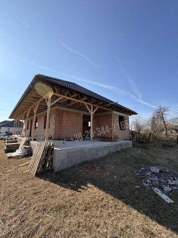 Eladó családi ház, Nézsán 39.9 M Ft, 4 szobás