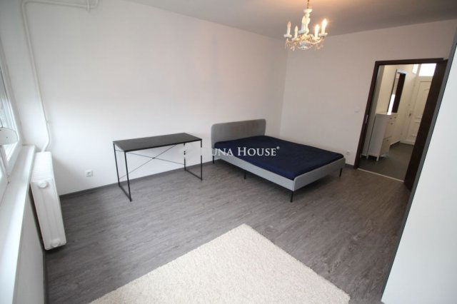 Kiadó téglalakás, albérlet, Kecskeméten 130 E Ft / hó