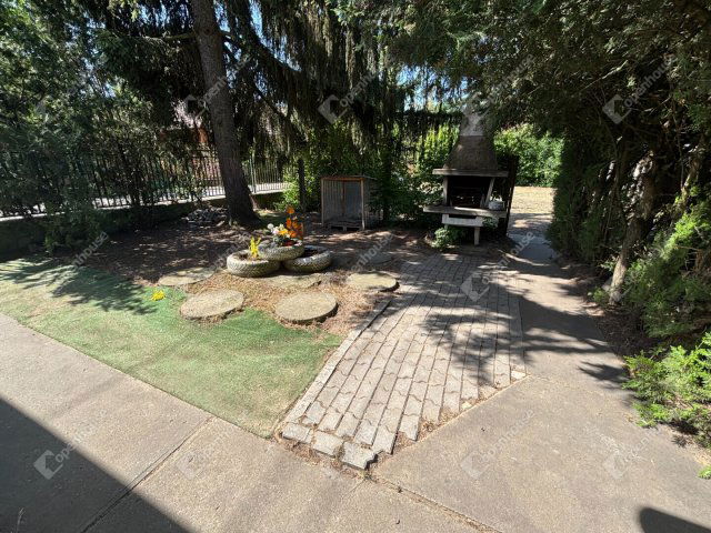 Eladó családi ház, Nyáregyházán 60 M Ft, 3 szobás