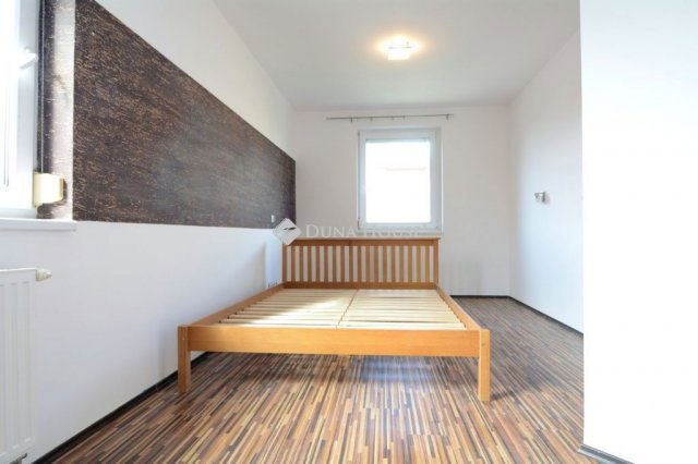 Kiadó téglalakás, albérlet, Kecskeméten 240 E Ft / hó