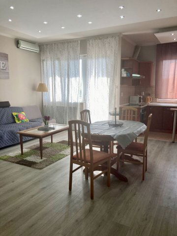 Kiadó téglalakás, albérlet, Debrecenben 300 E Ft / hó, 3 szobás