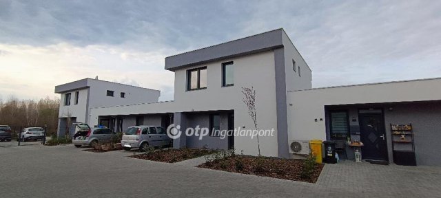 Eladó sorház, Ajkán 79 M Ft, 1+3 szobás / költözzbe.hu