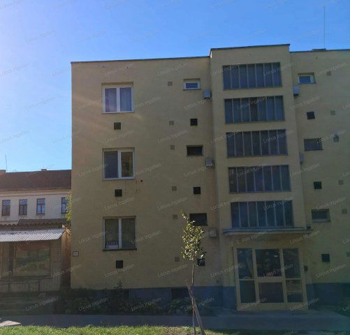 Eladó téglalakás, Törökszentmiklóson 25 M Ft, 2 szobás