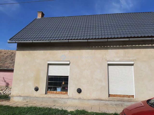 Eladó családi ház, Döbröközön 8.5 M Ft, 1 szobás