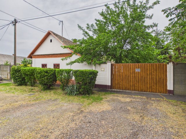 Eladó családi ház, Szentesen, Dózsa György utcában 29.9 M Ft