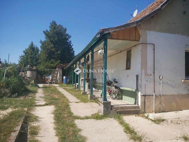 Eladó családi ház, Szigetújfalun 36 M Ft, 2 szobás