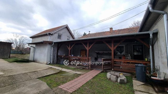Eladó családi ház, Albertirsán 72.9 M Ft, 6+2 szobás