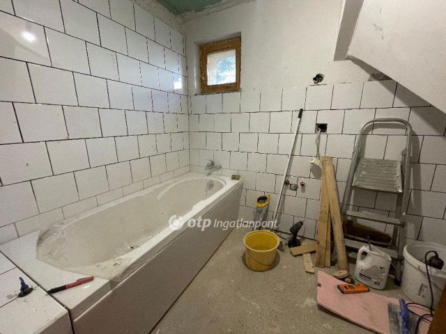 Eladó családi ház, Budakeszin 96.5 M Ft, 5 szobás