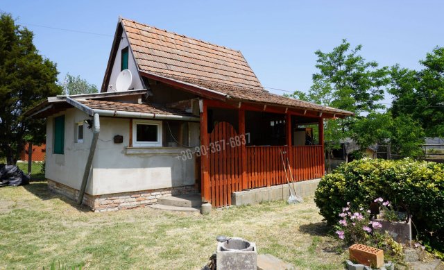 Eladó nyaraló, Zsombón 18.9 M Ft, 2 szobás