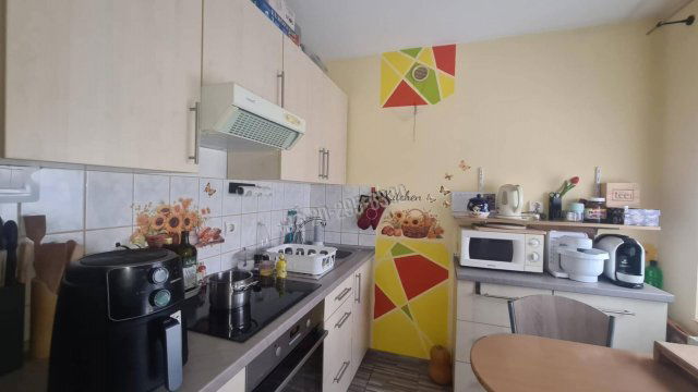 Eladó panellakás, Dunaújvárosban 24.99 M Ft, 1 szobás