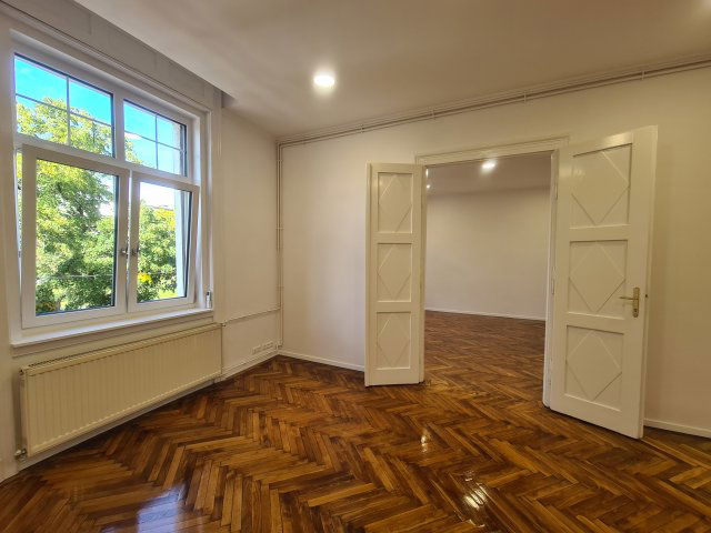 Kiadó iroda, Győrött 200 E Ft / hó, 3 szobás