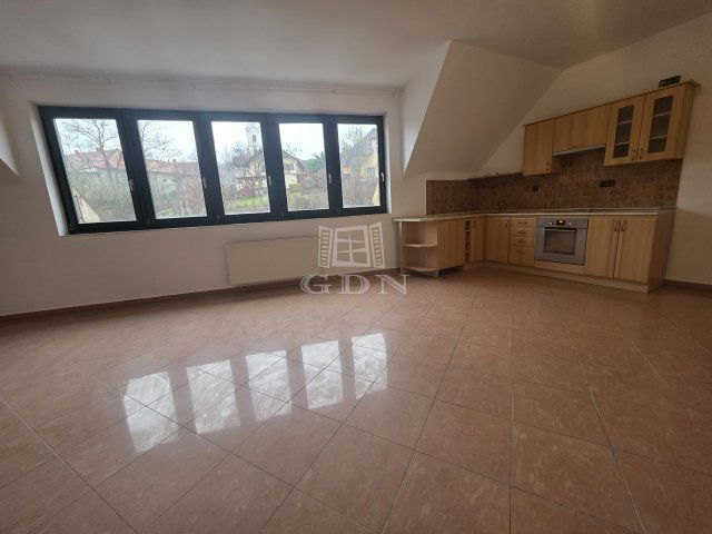 Eladó téglalakás, Veszprémben 119 M Ft, 4 szobás