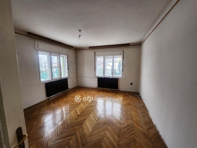 Eladó családi ház, Vecsésen 74.9 M Ft, 2 szobás