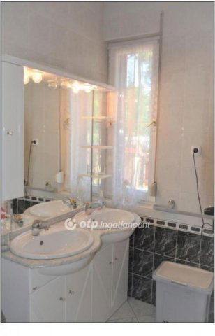 Eladó családi ház, Monoron 1269 M Ft, 14 szobás