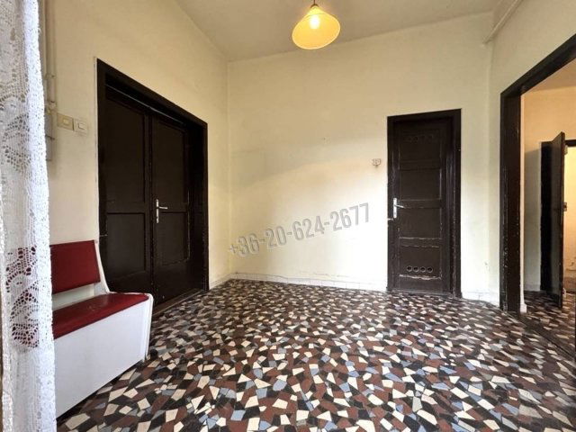 Eladó családi ház, Vácon 36.5 M Ft, 2 szobás