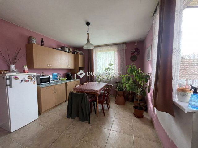 Eladó családi ház, Érsekcsanádon 42 M Ft, 3 szobás