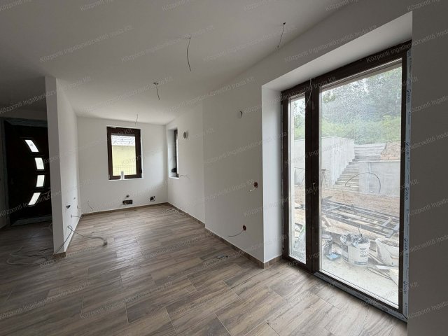 Eladó családi ház, Környén 114.99 M Ft, 5 szobás