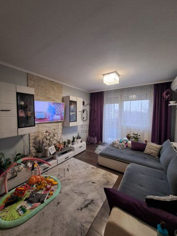 Eladó panellakás, Debrecenben 67.5 M Ft, 3 szobás